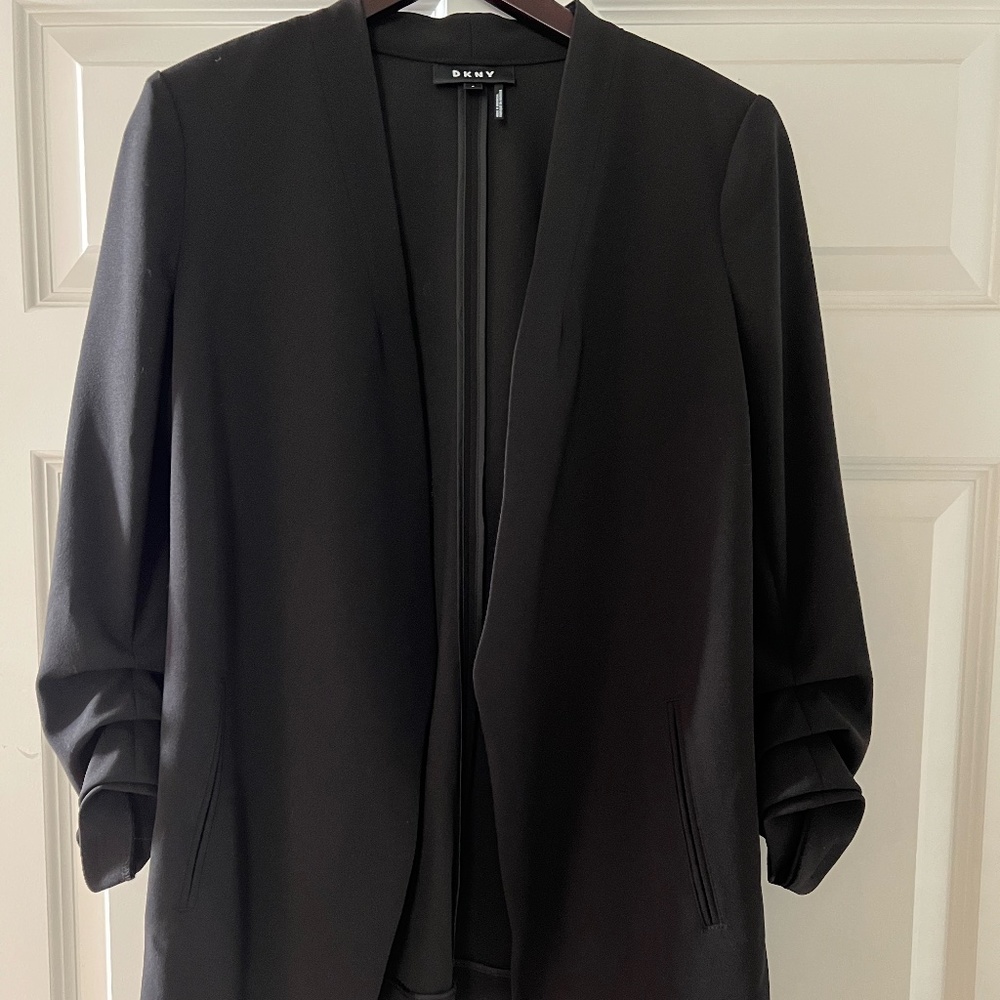 DKNY Foundation Black Open Front Blazer Size S With Ruched Sleeve Cuffs NWT